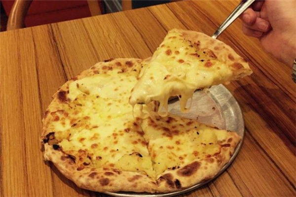 PizzaDai阿呆披薩加盟