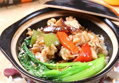 往上請(qǐng)煲仔飯加盟