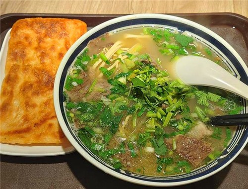 一碗牛肉湯