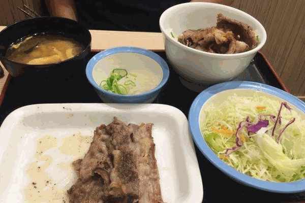 松屋牛肉飯加盟