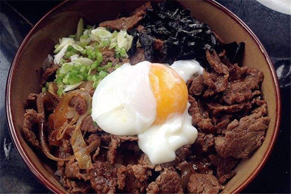 筑地屋牛肉飯加盟