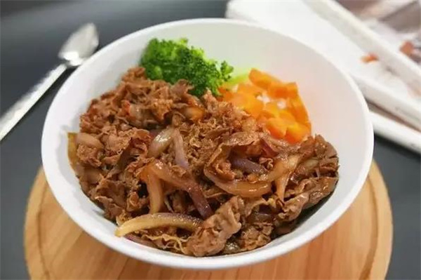 牛谷麗番茄肥牛飯