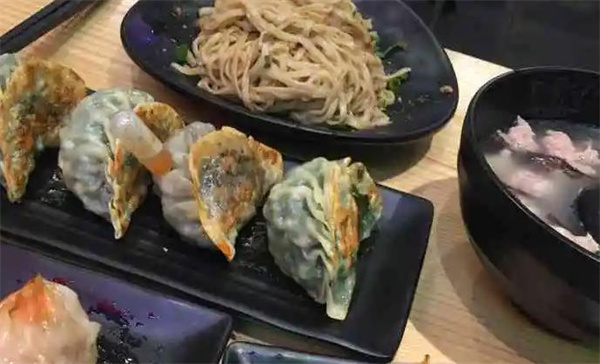 熾餃大餃鮮粥