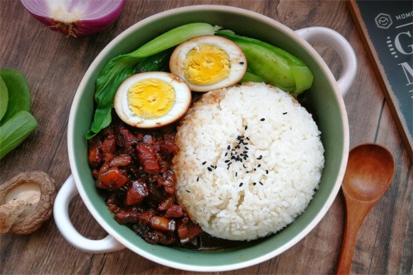 東東臺灣鹵肉飯加盟