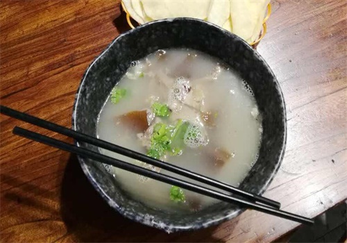 老邱羊肉湯