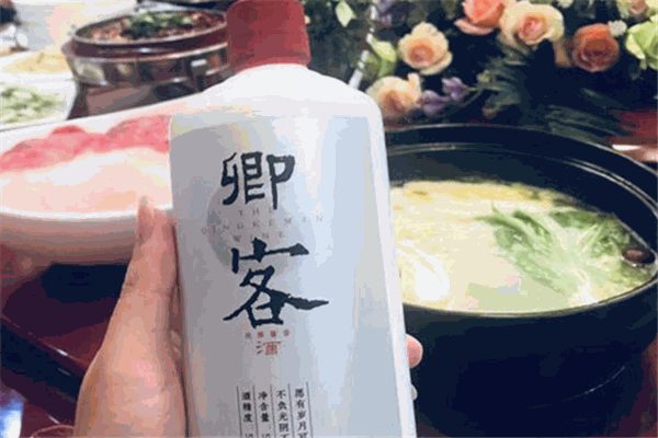 卿客酒業(yè)加盟