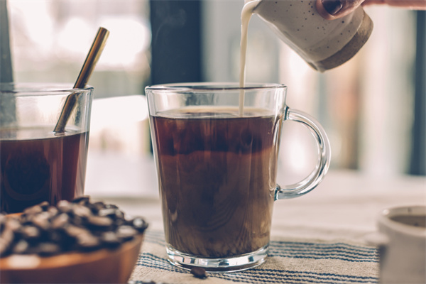 茶互口休閑飲品