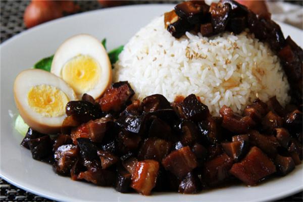 外婆燉鹵肉飯