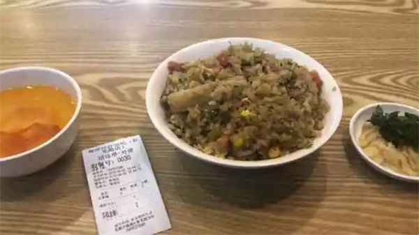 魯淳淳炒飯吧