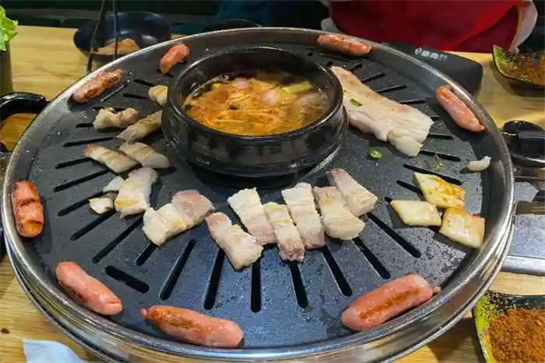 農(nóng)夫燒肉酒館加盟