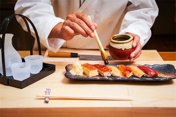 花潮日料藝食館加盟