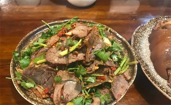 草包牛肉