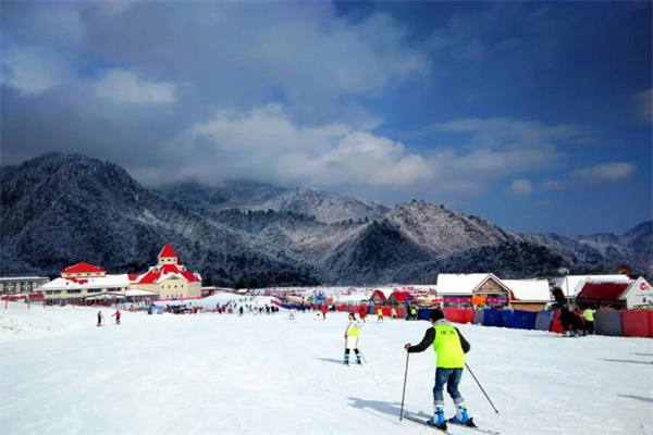 西嶺雪山滑雪場加盟