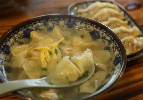 鐵棍餛飩