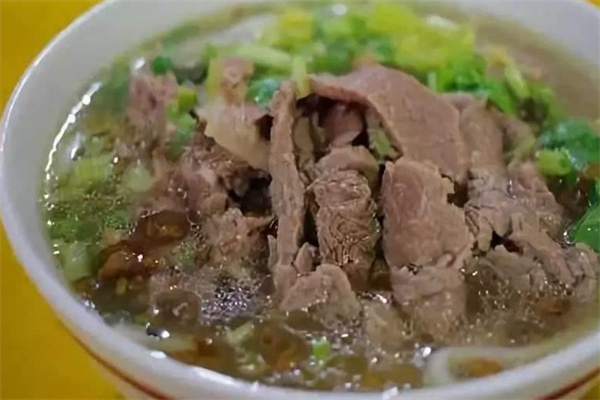 忠記白塔牛肉粿條湯